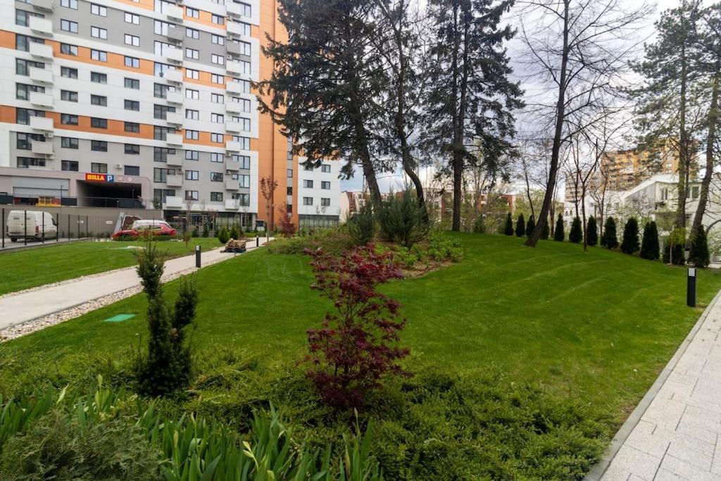 Georgi's 1 Bedroom Quiet With Garage Apartment Sofia