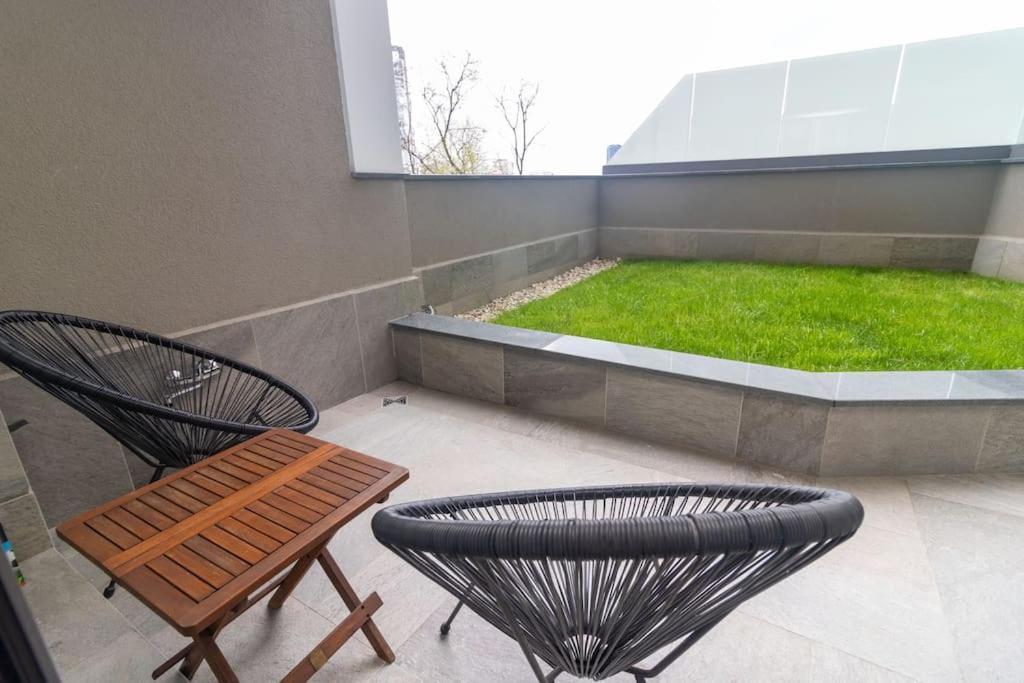 Apartment Georgi's 1 Bedroom Quiet With Garage *