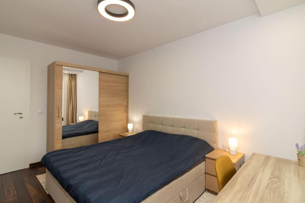 Georgi's 1 Bedroom Quiet With Garage Apartment *